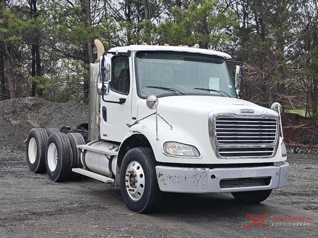 Main image Freightliner M2
