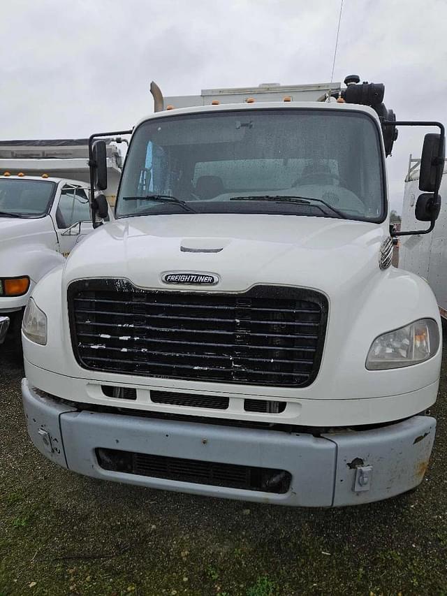 Image of Freightliner M2 equipment image 1