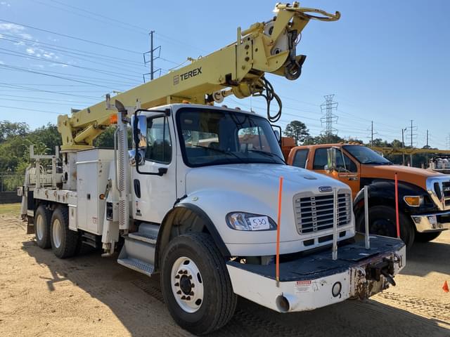 Image of Freightliner M2 equipment image 3