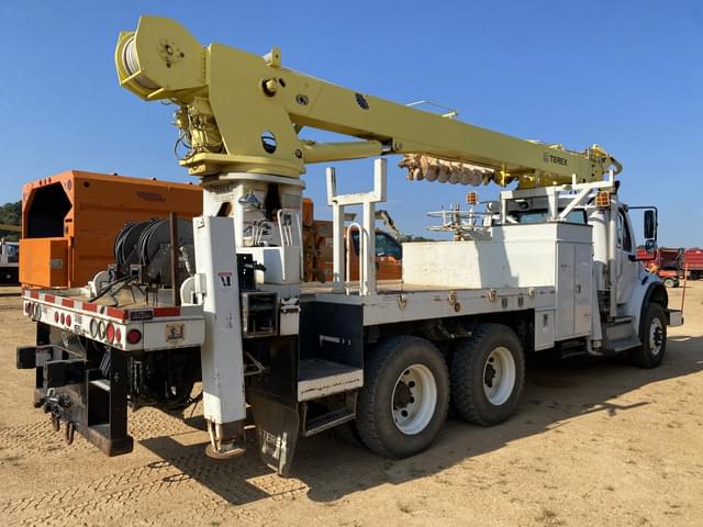 Image of Freightliner M2 equipment image 2
