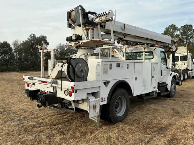 Image of Freightliner M2 equipment image 4