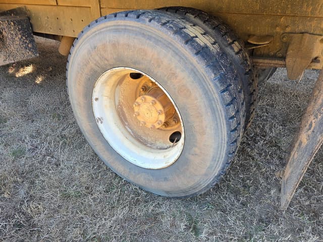 Image of Freightliner M2 equipment image 4