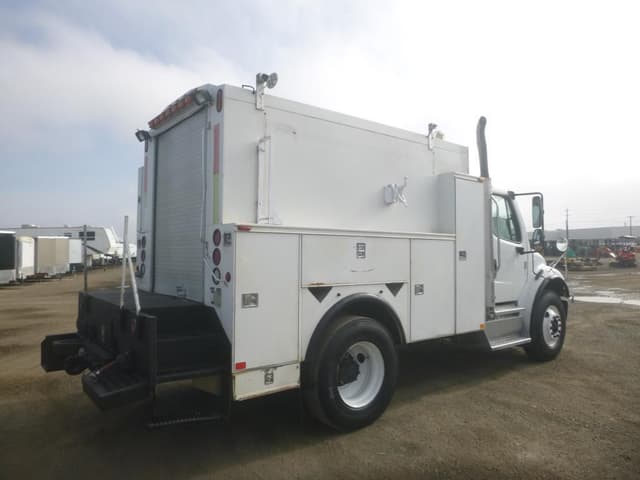 Image of Freightliner M2 equipment image 2