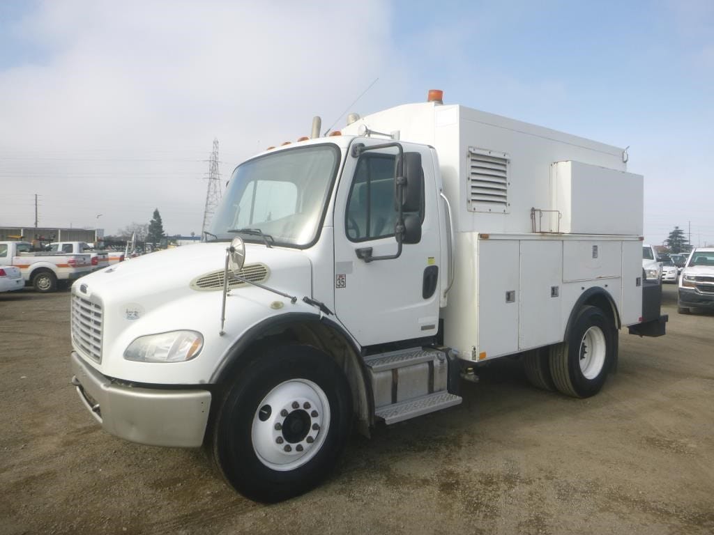 2011 Freightliner M2 Equipment Image0