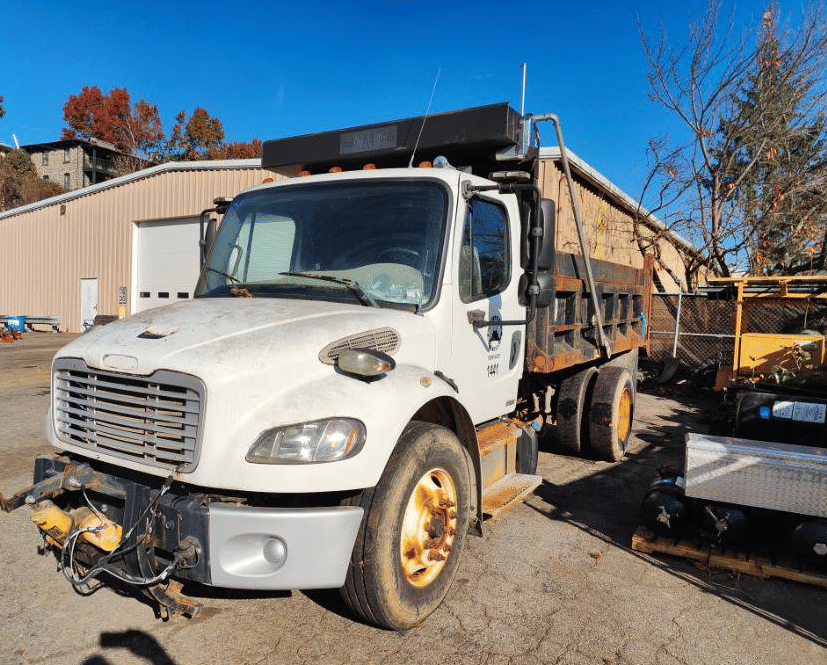 Main image Freightliner M2106