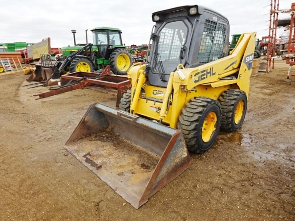 2011 Gehl 5640 Equipment Image0