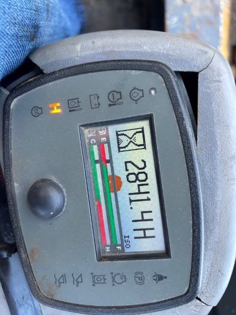 Image of Gehl RT210 equipment image 1