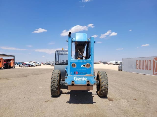 Image of Genie GTH844 equipment image 3