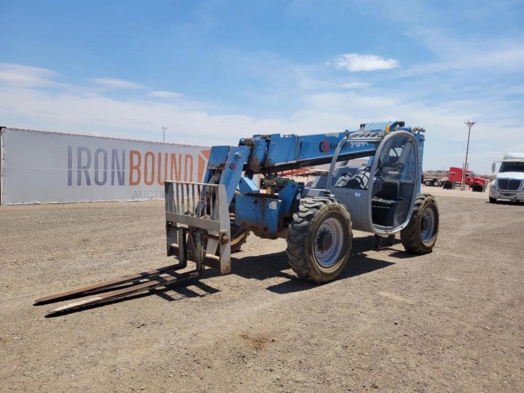 2011 Genie GTH844 Equipment Image0