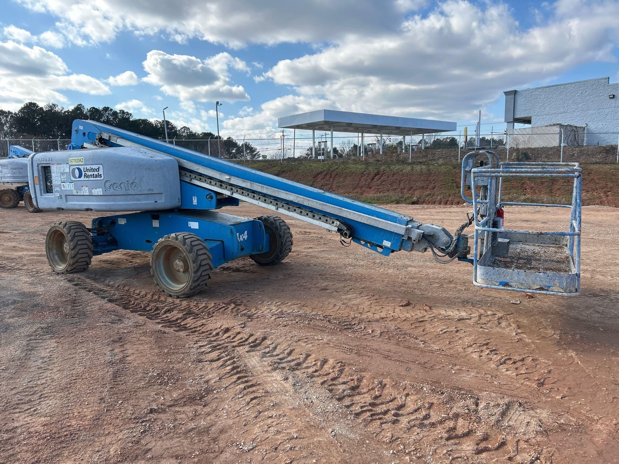 2011 Genie S60X Equipment Image0