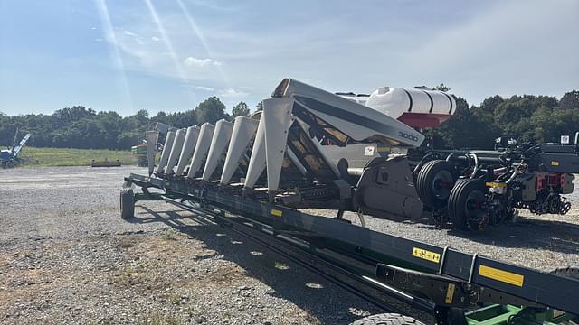 Image of Gleaner 3000 equipment image 2