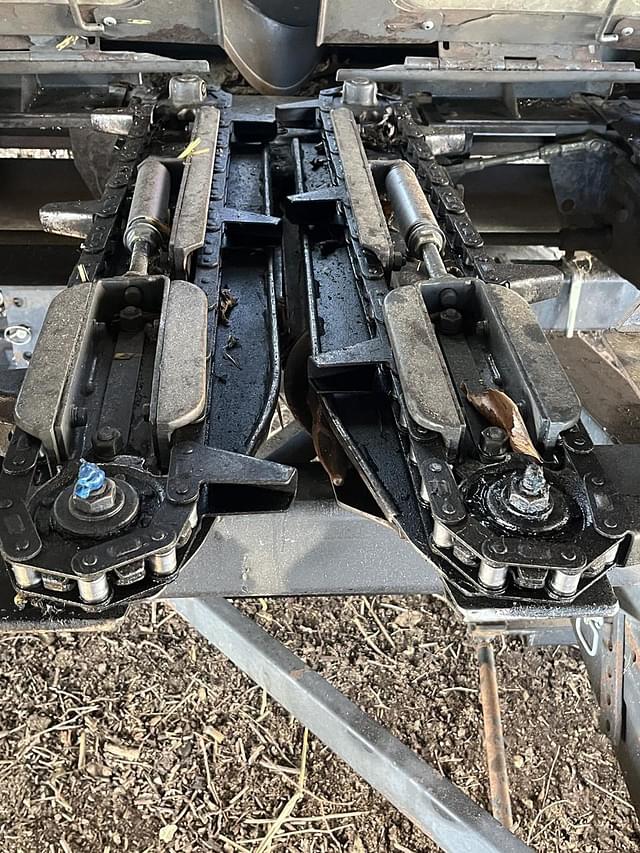 Image of Gleaner 3000 equipment image 3