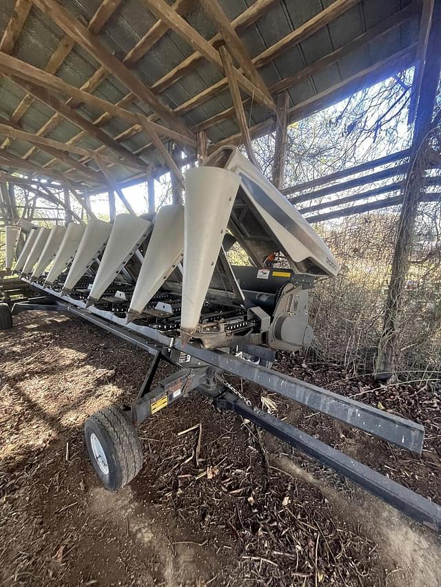 Image of Gleaner 3000 equipment image 1