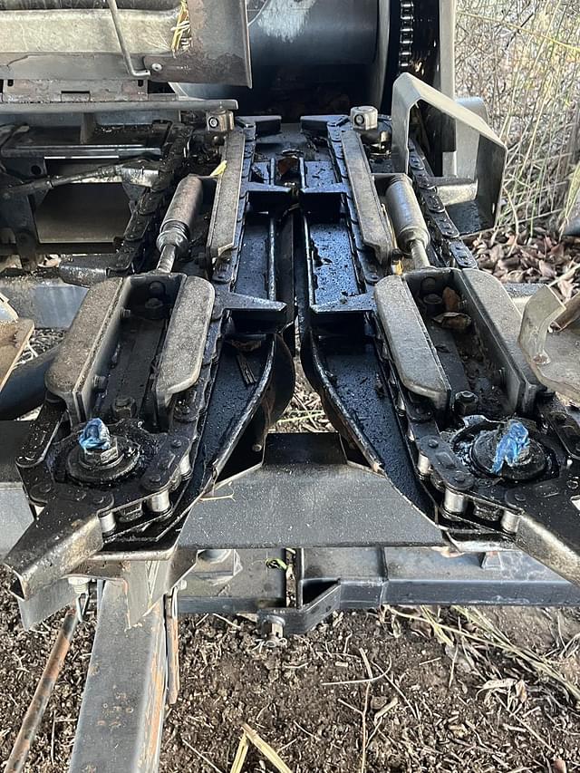 Image of Gleaner 3000 equipment image 2