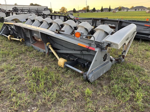 Image of Gleaner 3000 equipment image 4