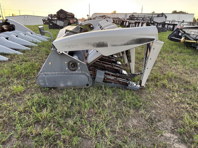 Image of Gleaner 3000 equipment image 2