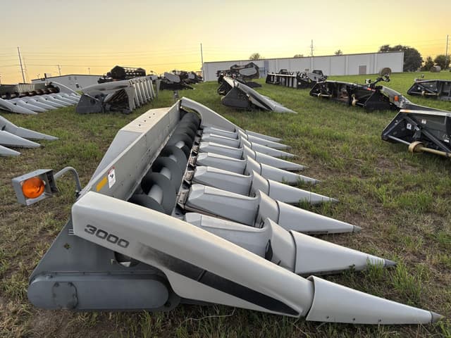 Image of Gleaner 3000 equipment image 3
