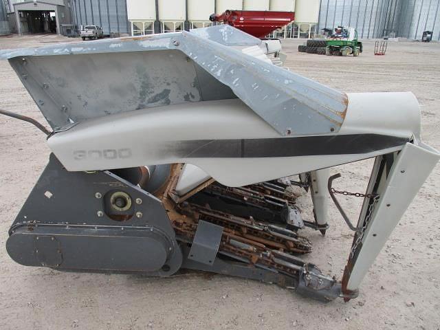 Image of Gleaner 3000 equipment image 3