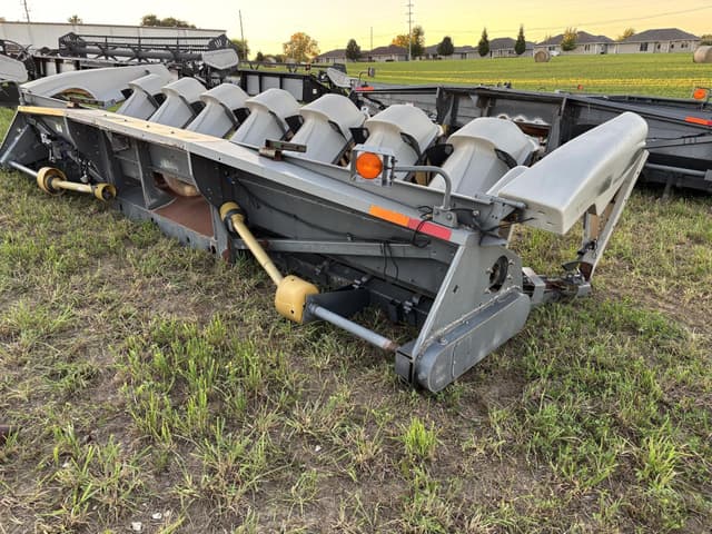 Image of Gleaner 3000 equipment image 4