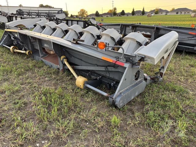 Image of Gleaner 3000 equipment image 4