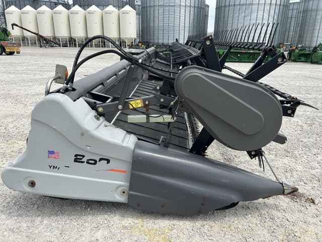Image of Gleaner 9250 equipment image 3