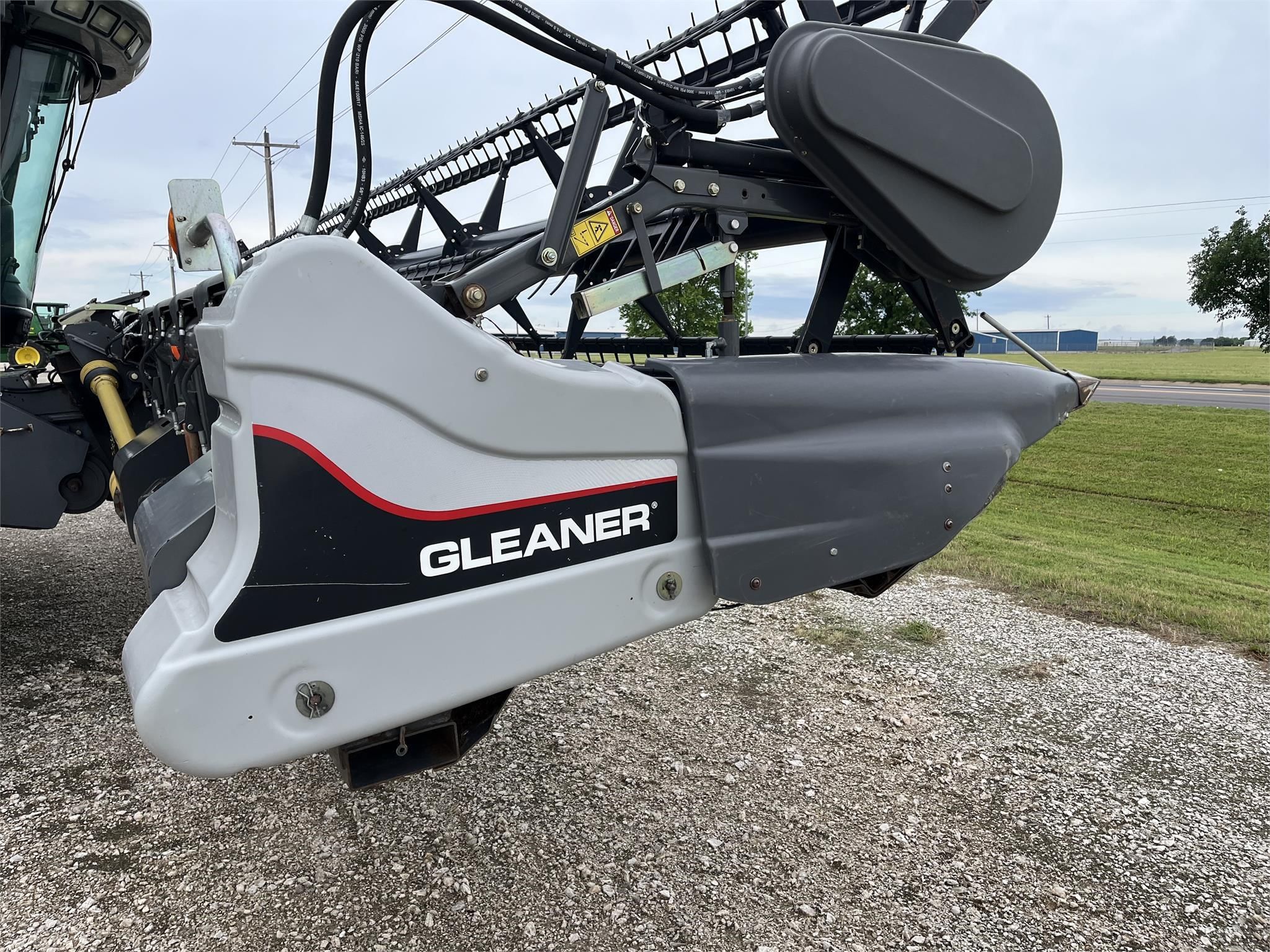 Main image Gleaner 9250