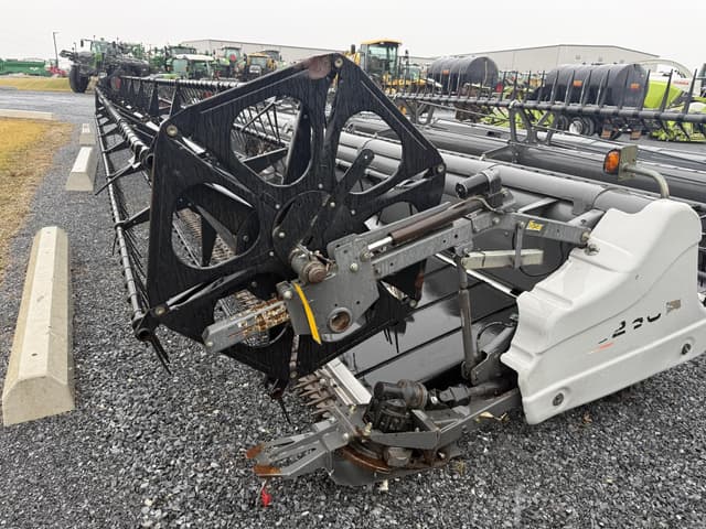 Image of Gleaner 9250 equipment image 2
