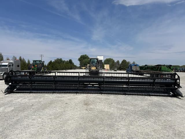 Image of Gleaner 9250 equipment image 1