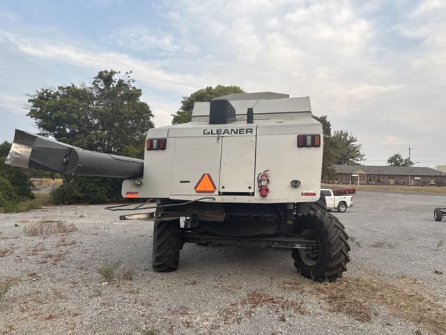 Image of Gleaner R66 equipment image 3