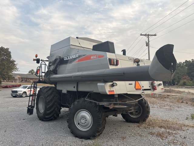 Image of Gleaner R66 equipment image 4