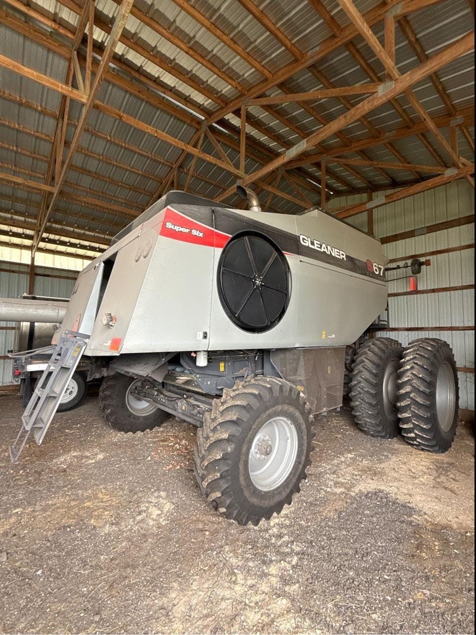 2011 Gleaner S67 Equipment Image0
