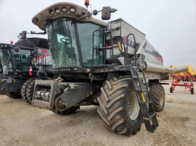 2011 Gleaner S77 Equipment Image0