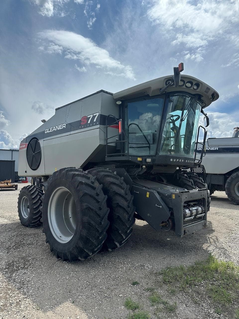 Image of Gleaner S77 Primary image