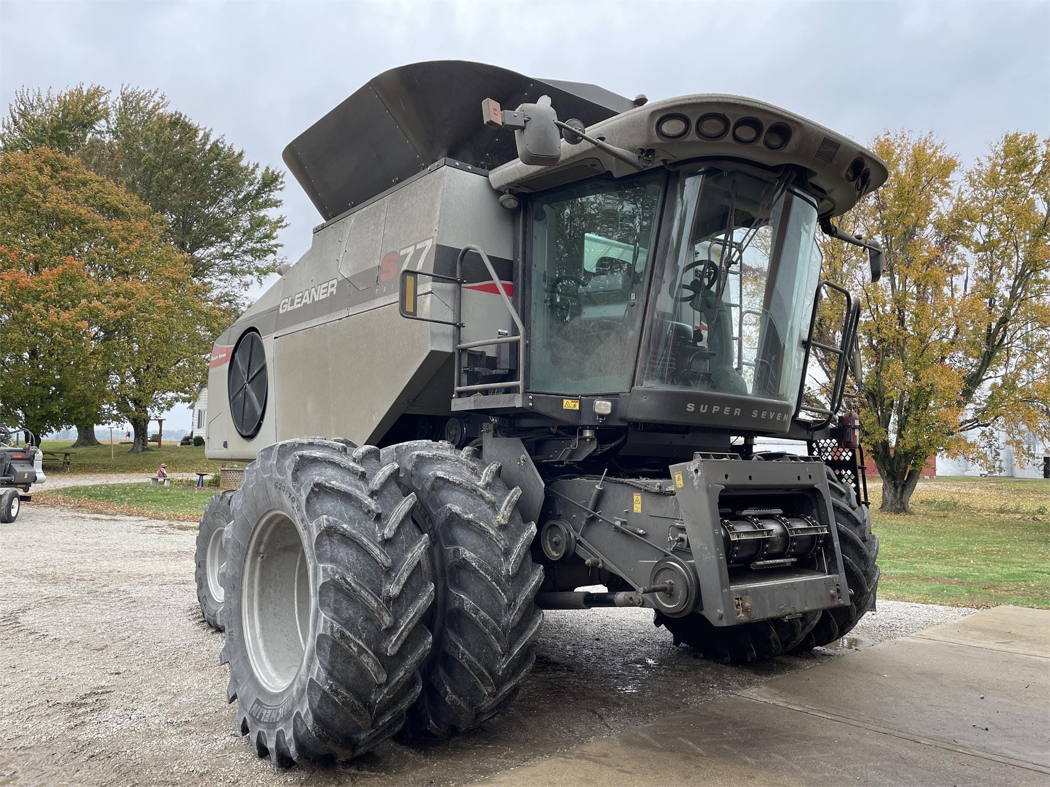 Main image Gleaner S77