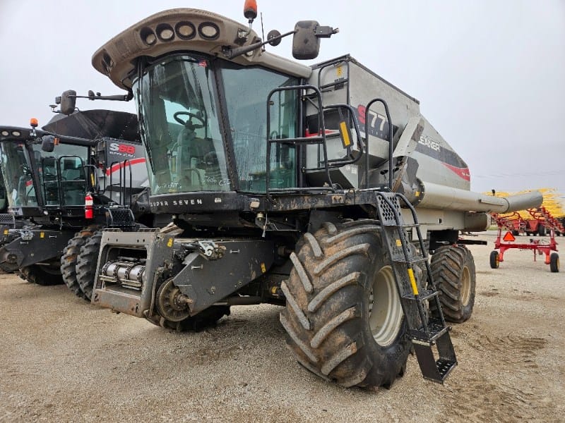 2011 Gleaner S77 Equipment Image0
