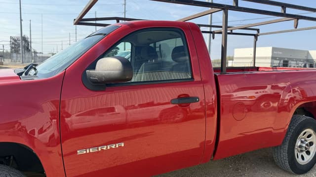 Image of GMC Sierra equipment image 1