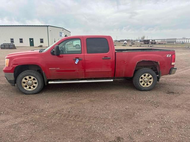 Image of GMC 2500HD equipment image 4