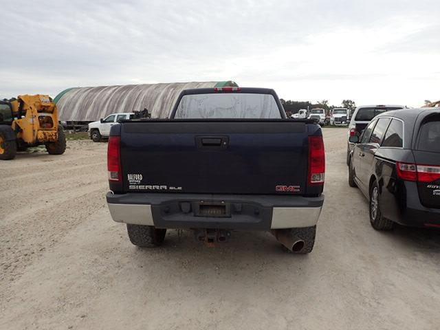 Image of GMC 2500HD equipment image 3