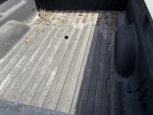 Image of GMC 2500HD equipment image 3