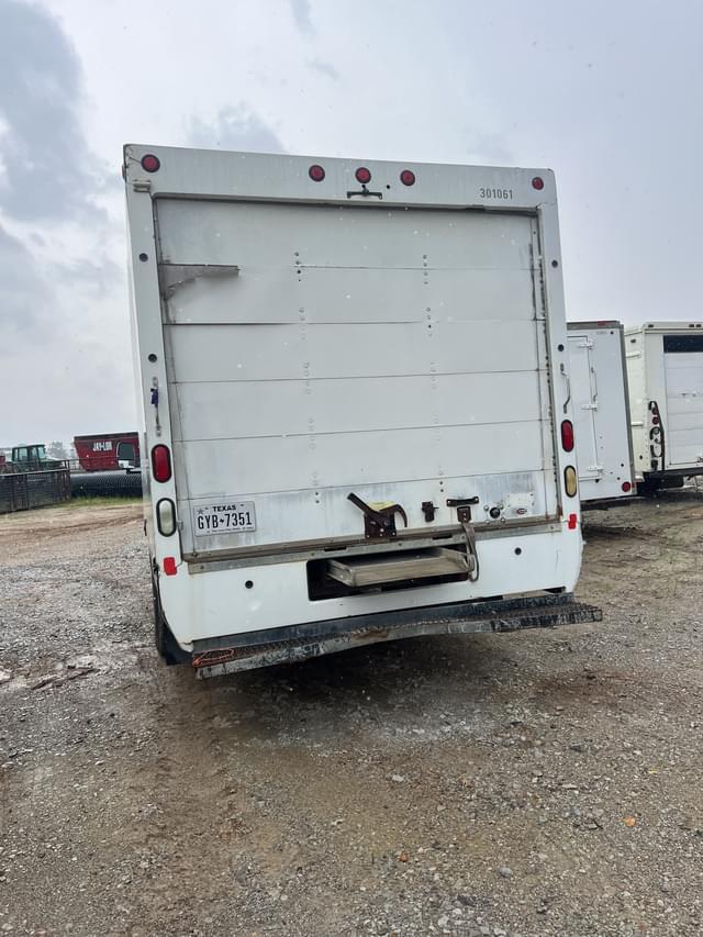 Image of GMC 3500 equipment image 2