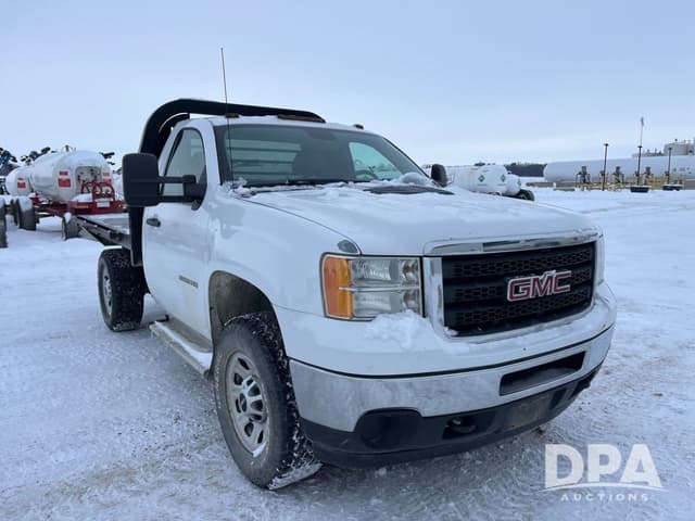 Image of GMC 3500HD equipment image 3