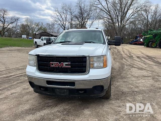 Image of GMC 3500HD equipment image 2