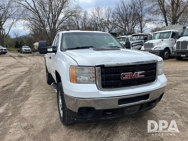 Image of GMC 3500HD equipment image 4