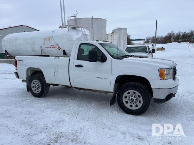 Image of GMC 3500HD equipment image 3