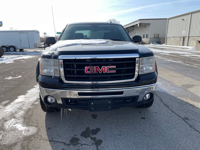 Image of GMC Sierra equipment image 1