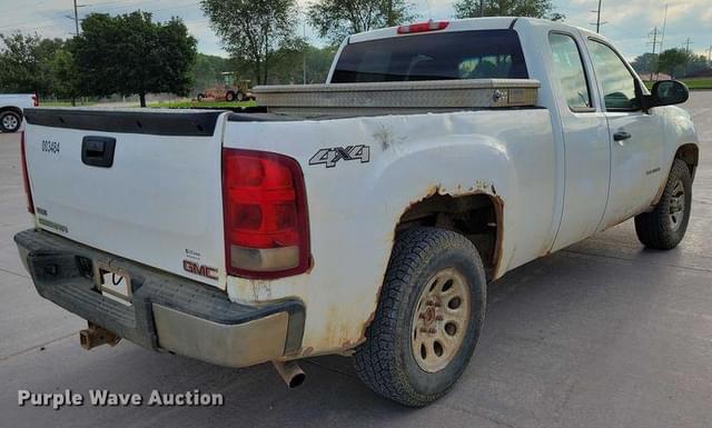 Image of GMC Sierra 1500 equipment image 4