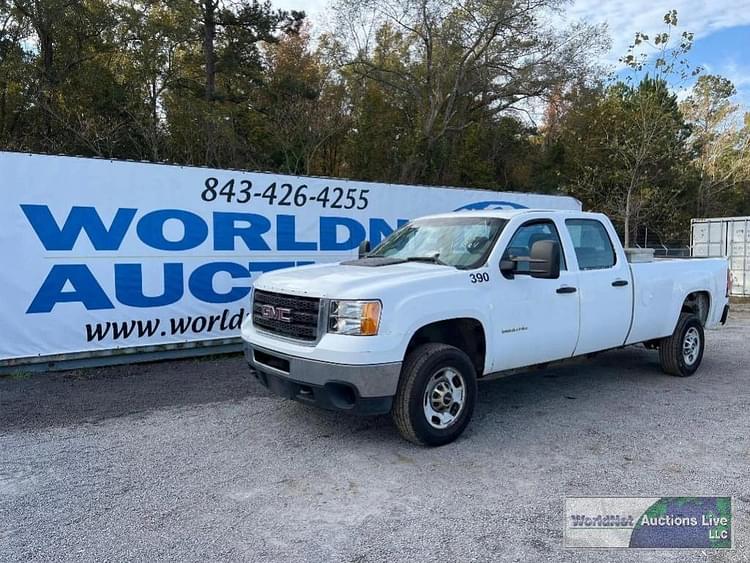 2011 GMC 2500HD Equipment Image0