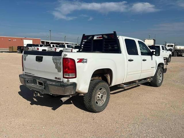 Image of GMC 2500 equipment image 3