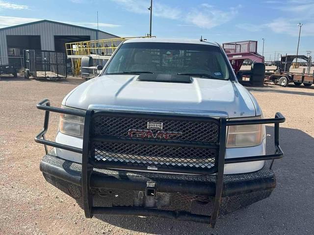 Image of GMC 2500 equipment image 1