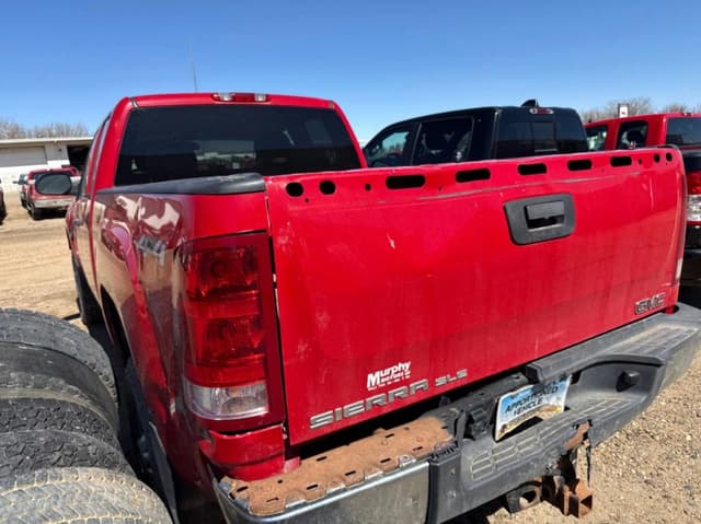 Image of GMC 2500HD equipment image 3